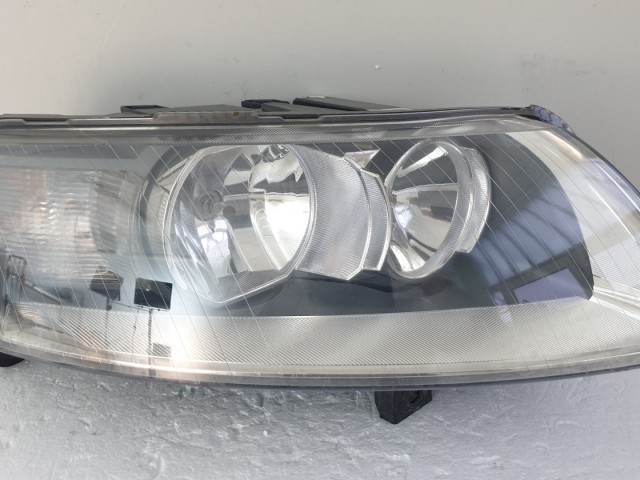 512647 Audi A6 C6, 2007, Jobb Első Fényszóró, Lámpa, 4F0941004.