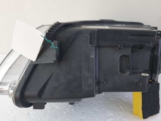 512647 Audi A6 C6, 2007, Jobb Első Fényszóró, Lámpa, 4F0941004.