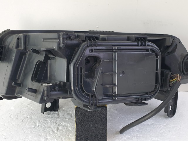 512647 Audi A6 C6, 2007, Jobb Első Fényszóró, Lámpa, 4F0941004.