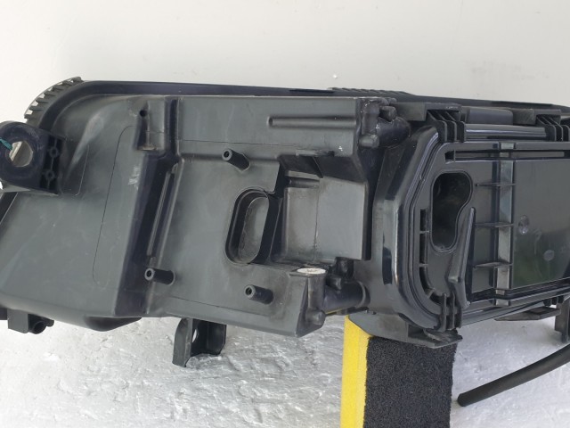 512647 Audi A6 C6, 2007, Jobb Első Fényszóró, Lámpa, 4F0941004.