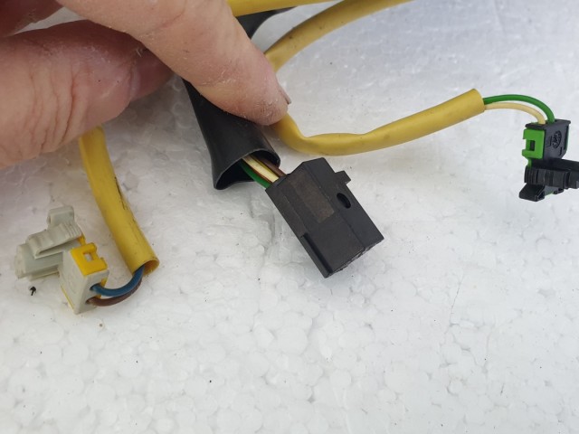 512661 Fiat Gande Punto, Evo Punto, Tempomatos Kormánykapcsoló. 3 Csati.