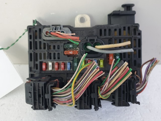 512667 Peugeot 307, Biztosítéktábla, S118983004Q, Bsm-L04, Siemens.