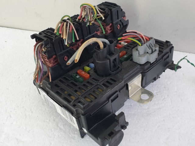 512667 Peugeot 307, Biztosítéktábla, S118983004Q, Bsm-L04, Siemens.