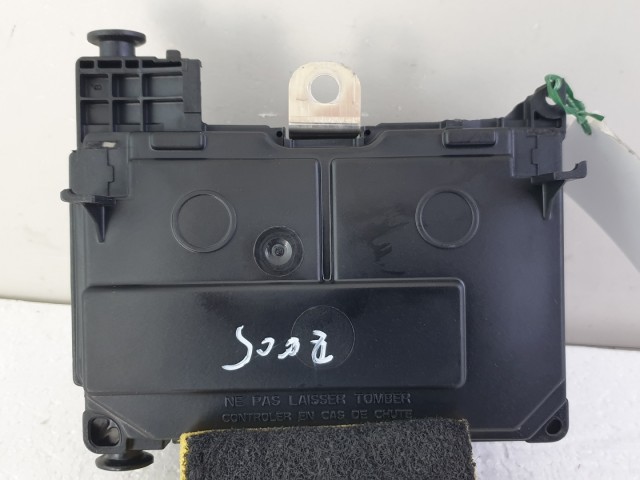 512667 Peugeot 307, Biztosítéktábla, S118983004Q, Bsm-L04, Siemens.