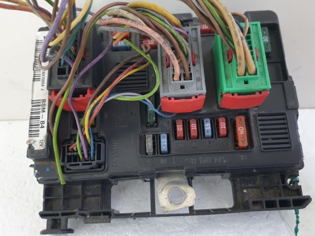 512671 Citroen C2, Biztosítéktábla, 9643498780 Bsm-B4, Siemens.