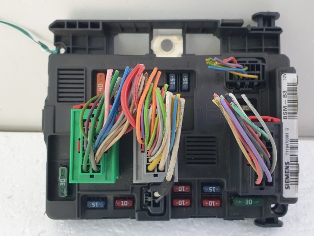 512672 Peugeot 206, Biztosítéktábla, 9643498880 Bsm-B3, Siemens.