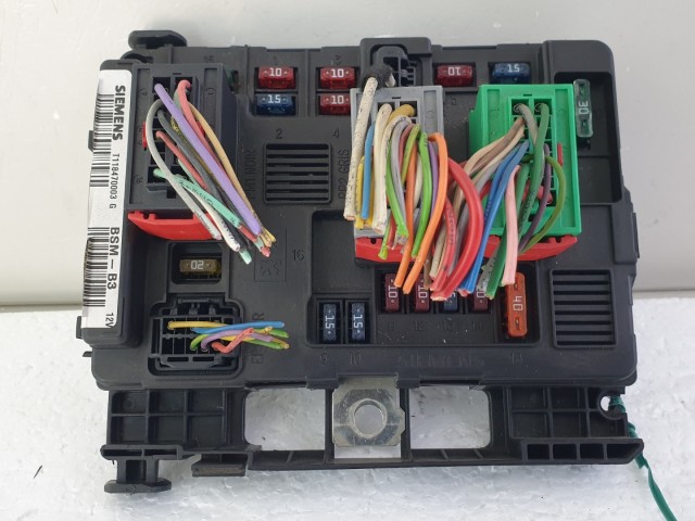 512672 Peugeot 206, Biztosítéktábla, 9643498880 Bsm-B3, Siemens.