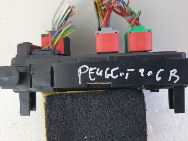 512672 Peugeot 206, Biztosítéktábla, 9643498880 Bsm-B3, Siemens.
