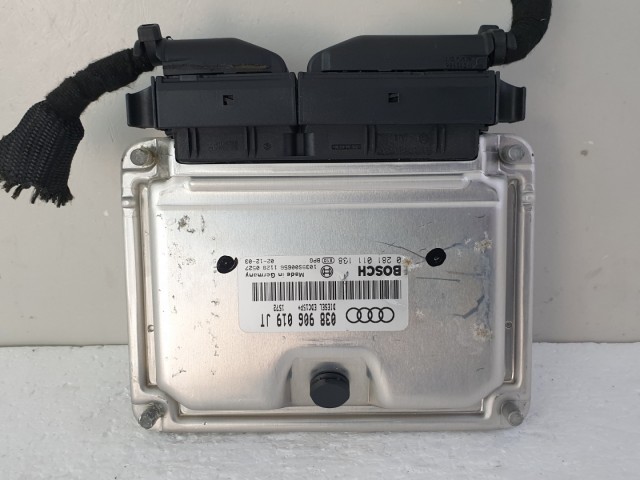 512688 Audi A4, D, 2002,  Motorvezérlő, 038906019JT, 0281011138. Bosch.