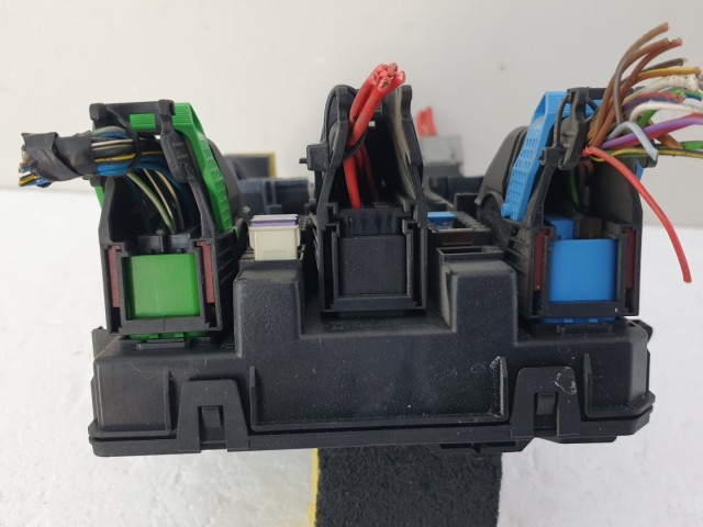 512694 Opel Astra H, 2010, Biztosítéktábla, Csomagtér, 13222173, 