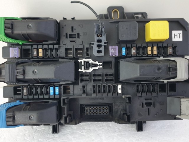 512694 Opel Astra H, 2010, Biztosítéktábla, Csomagtér, 13222173, 