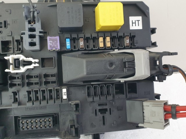 512694 Opel Astra H, 2010, Biztosítéktábla, Csomagtér, 13222173, 