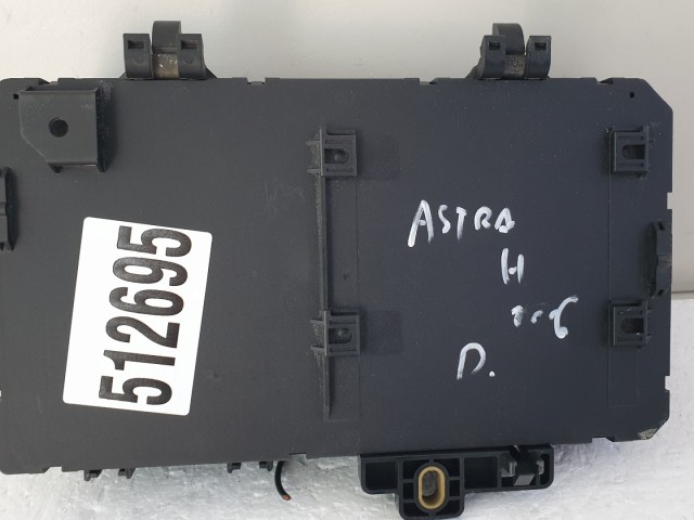 512695 Opel Astra H, 2008, Biztosítéktábla, Csomagtér, 13206762.