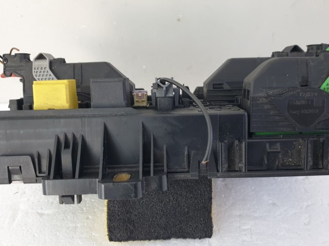 512695 Opel Astra H, 2008, Biztosítéktábla, Csomagtér, 13206762.