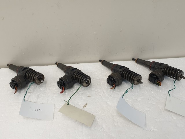 512715 VW Golf 4, F Jelü PD Elem, 038130073F. Porlasztó, Bosch. 