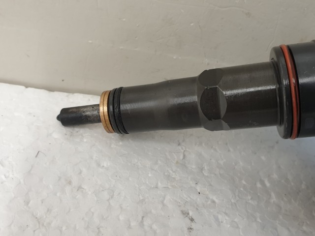 512715 VW Golf 4, F Jelü PD Elem, 038130073F. Porlasztó, Bosch. 