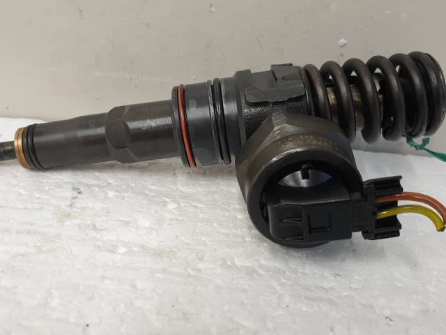 512715 VW Golf 4, F Jelü PD Elem, 038130073F. Porlasztó, Bosch. 