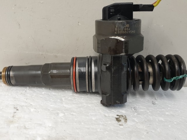 512715 VW Golf 4, F Jelü PD Elem, 038130073F. Porlasztó, Bosch. 