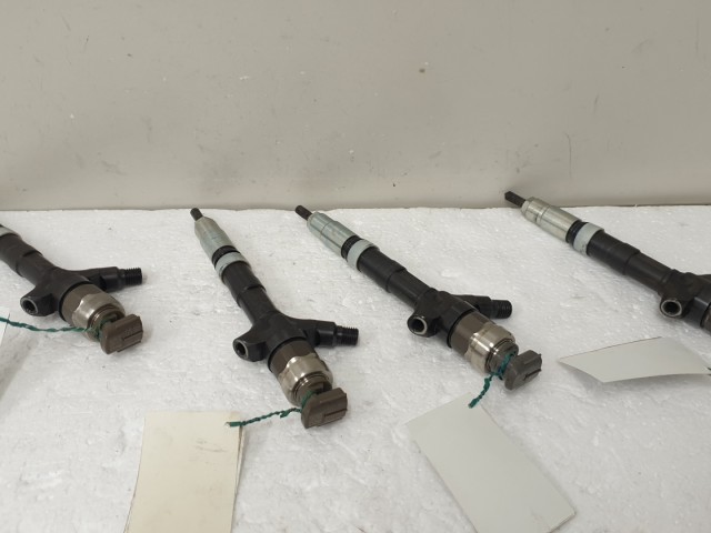 512749 Toyota Avensis, 2.0 D, Porlasztó, Injektor, 23670-0G010. Denso.