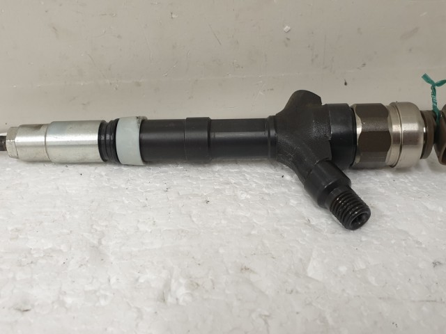 512749 Toyota Avensis, 2.0 D, Porlasztó, Injektor, 23670-0G010. Denso.