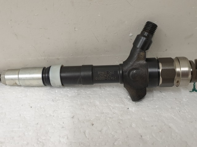 512749 Toyota Avensis, 2.0 D, Porlasztó, Injektor, 23670-0G010. Denso.