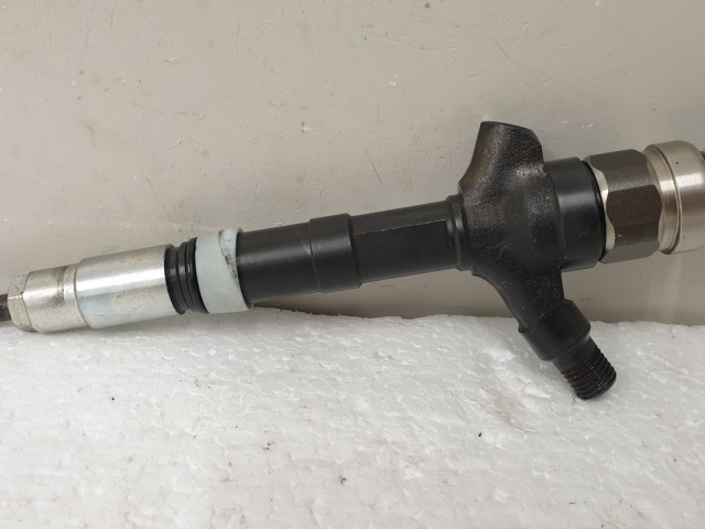 512749 Toyota Avensis, 2.0 D, Porlasztó, Injektor, 23670-0G010. Denso.