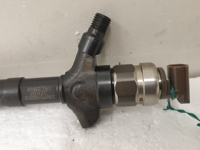 512749 Toyota Avensis, 2.0 D, Porlasztó, Injektor, 23670-0G010. Denso.