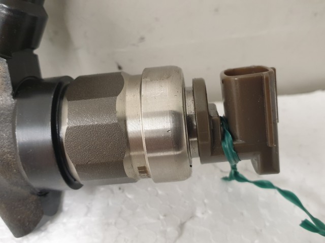 512749 Toyota Avensis, 2.0 D, Porlasztó, Injektor, 23670-0G010. Denso.