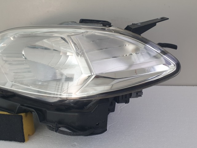 512784 Honda FR-V, 2006, Bal Első Lámpa, Fényszóró, P4802L.