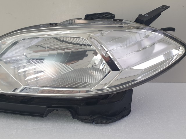 512784 Honda FR-V, 2006, Bal Első Lámpa, Fényszóró, P4802L.