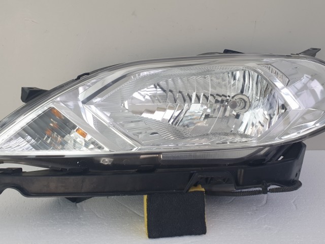 512784 Honda FR-V, 2006, Bal Első Lámpa, Fényszóró, P4802L.