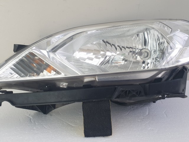 512784 Honda FR-V, 2006, Bal Első Lámpa, Fényszóró, P4802L.