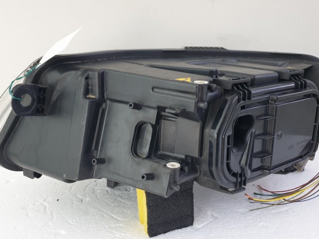 512790 Audi A6 C6, 2008, Jobb XENON Fényszóró, Lámpa.