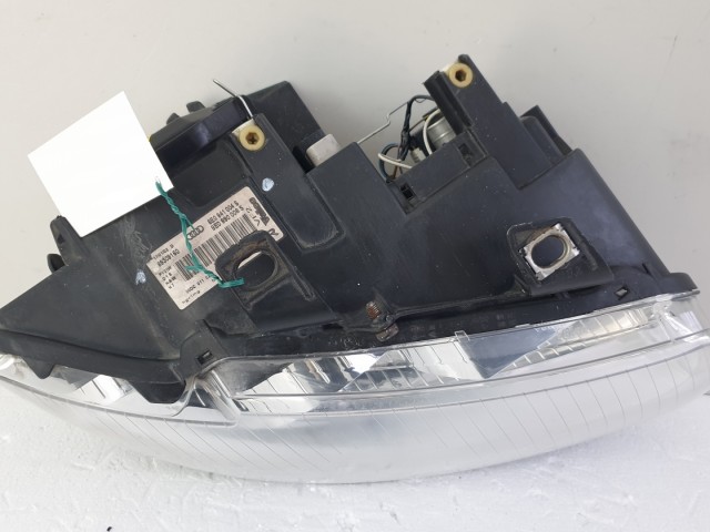 512792  Audi A4 B6, 2002, Jobb XENON Fényszóró, 8E0941004S. Lámpa. 