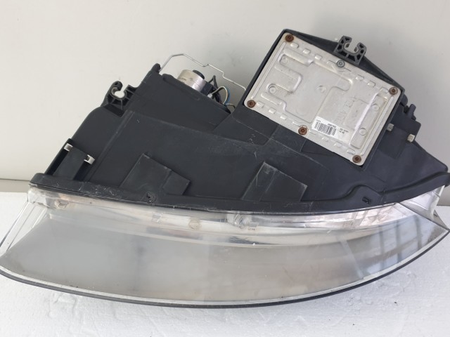 512792  Audi A4 B6, 2002, Jobb XENON Fényszóró, 8E0941004S. Lámpa. 