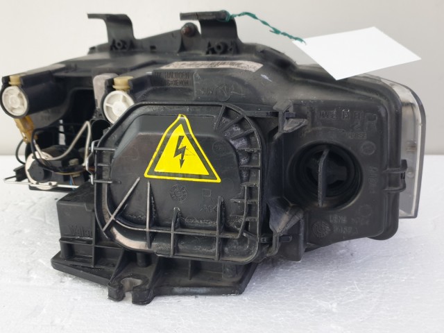 512792  Audi A4 B6, 2002, Jobb XENON Fényszóró, 8E0941004S. Lámpa. 