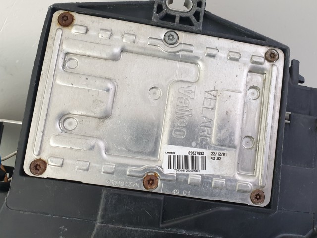 512792  Audi A4 B6, 2002, Jobb XENON Fényszóró, 8E0941004S. Lámpa. 