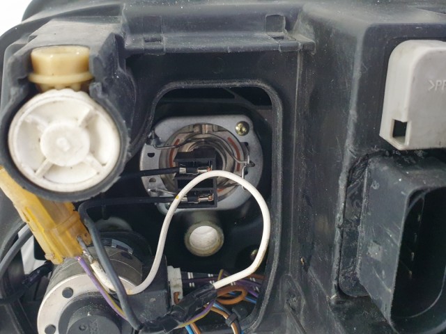 512792  Audi A4 B6, 2002, Jobb XENON Fényszóró, 8E0941004S. Lámpa. 