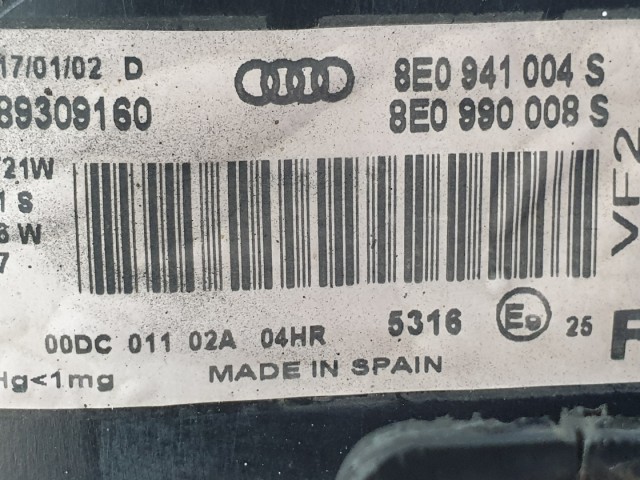512792  Audi A4 B6, 2002, Jobb XENON Fényszóró, 8E0941004S. Lámpa. 