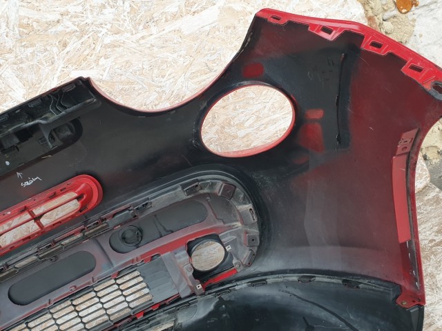 512806 Fiat 500 L, 2014, Első Lökhárító, Javított.