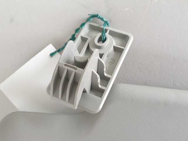 512396 Nissan Qashqai 2013, Jobb Napellenző, Tükörrel Szerelt.