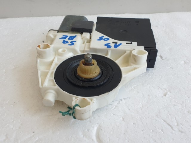 510999 Audi A3, 2005, Bal Első Ablakemelő Motor, 5 Ajtós, 8P0959801E.