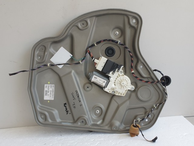 511006 Skoda Octavia 2, Kombi, Jobb Hátsó Ablakemelő Szerkezet, Elektromos.