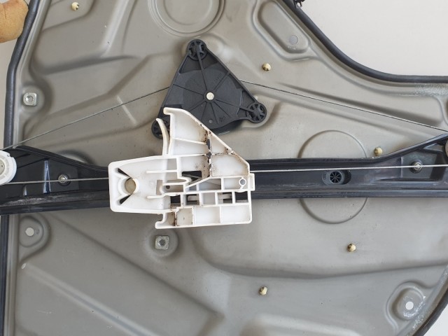 511006 Skoda Octavia 2, Kombi, Jobb Hátsó Ablakemelő Szerkezet, Elektromos.