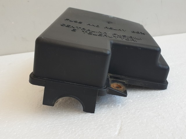 511015 Alfa Romeo 159, Biztosítéktábla Fedél, Motortér. 