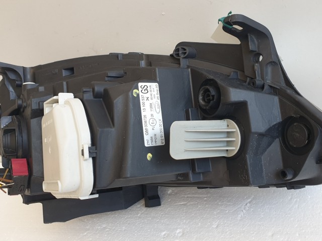 511016 Opel Corsa C, 2003, Projektoros Bal Fényszóró, Lámpa, 13100537.