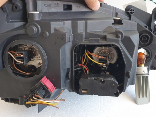 511016 Opel Corsa C, 2003, Projektoros Bal Fényszóró, Lámpa, 13100537.