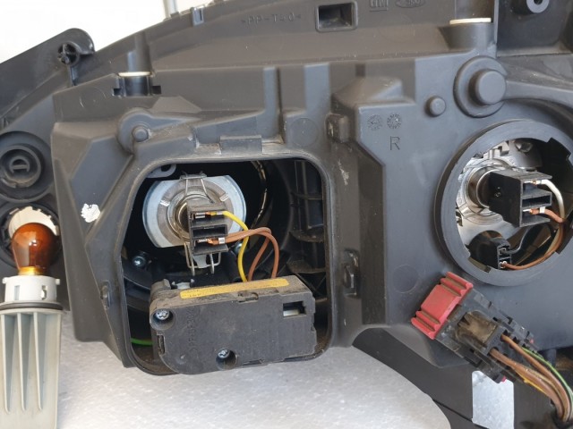 511017 Opel Corsa C, 2004, Projektoros Jobb Fényszóró, Lámpa, 13100538.