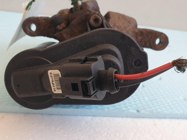 511024 VW Passat B6, 2009, Bal Hátsó Féknyereg Motorral, TRW, 