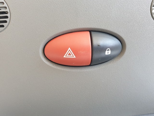 511027 Renault Master 2014, Multifunkciós Kijelző, Belső világítás. Elakadásjelző.